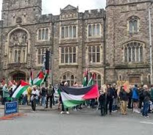 احتجاج داعم لناشط قاطع مؤتمرًا لـ "غوغل"