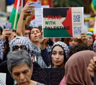 توجيه تهم لاثنين من النشطاء المؤيدين لفلسطين بعد احتجاج خلال ماراثون لندن