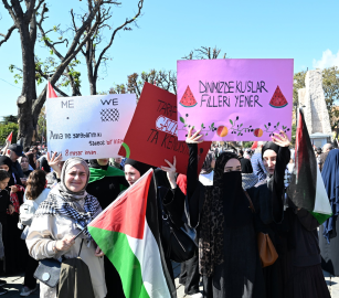 احتجاج تركي لدعم معتقلي أسطول الصمود في تونس