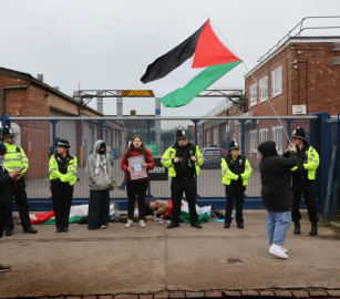 اسقاط التهم عن نشطاء استهدفوا مصنعًا يسلح الاحتلال