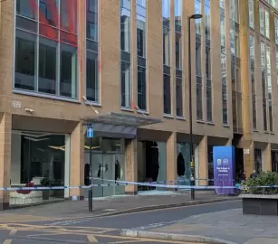 احتجاجًا على تواطؤها مع الاحتلال..  إغلاق مكتب شركة "تشب" للتأمين في مانشستر