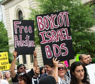 21 منظمة مدنية تطالب بريطانيا بحظر استيراد البضائع  الإسرائيلية