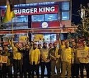 في إسطنبول...  احتجاجات مستمرة أمام "برغر كينغ " و "ماكدونالدز "