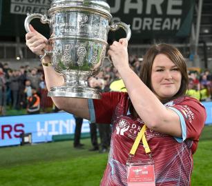 لرفضها اللعب مع الاحتلال.. إقالة رئيسة نادي “دروغيدا يونايتد” الأيرلندي