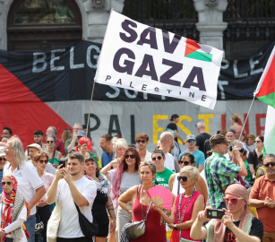 وقفة داعمة للناشطة “أوليفيا زيمور” في بلجيكا