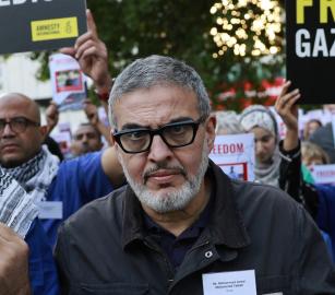 عريضة داعمة للجرّاح الفلسطيني في بريطانيا غسّان أبو ستّة