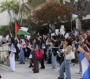 شخصية صهيونية تنحسب من فعاليات الفصح بسبب تواجد ممداني