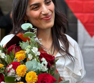 توجيه اتهامات بالتحريض والكراهية للطبيبة المتضامنة “رحمة عدوان”