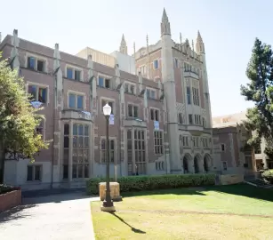 برر الإبادة في غزة.. مجلس طلاب "UCLA" يُدين استضافة جندي إسرائيلي