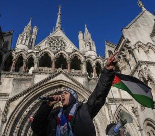 الحكومة البريطانية تطعن لإلغاء حكم قضائي يُبطل حظر حركة فلسطين