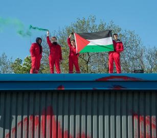 من أصل ستة.. الإفراج عن 4 نشطاء من حركة فلسطين بعد تعطيل مصنع "إلبيت سيستمز" في ليستر