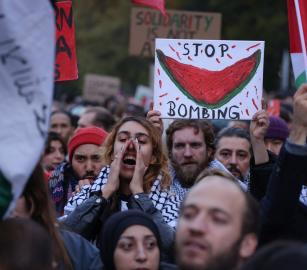 لتقييد التضامن مع فلسطين.. الاستخبارات الألمانية تُدرج "البطيخ" و"الأخطبوط" كرموز معادية للسامية