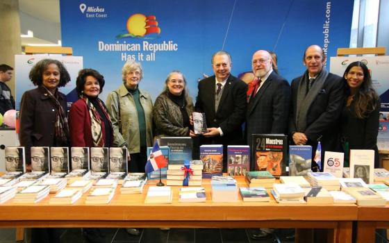 250 شخصية تقاطع معرض الكتاب الدولي في الدومينيكان✊