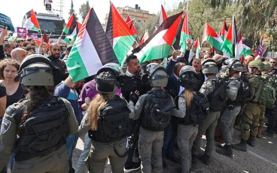 أكثر من 1000 أكاديمي يوقعون ضدّ الفصل العنصري الإسرائيلي👏