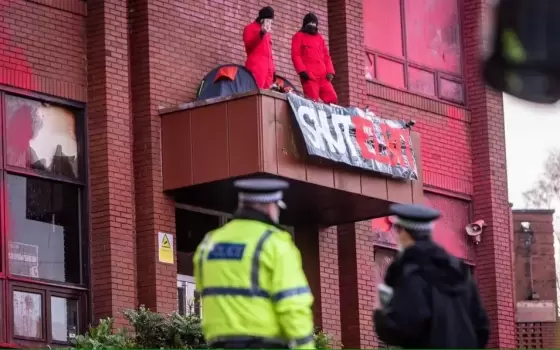 110 يوم وحصار ليستر متواصل ومنصّة إلكترونية لتوثيق انتهاكات الاحتلال