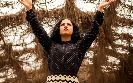 نقيب الفنانين التونسي يلتقي المغنية آمال المثلوثي👍