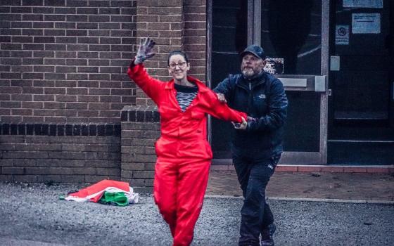 بعد اعتقال 8 أشهر.. إطلاق سراح ناشطة من حركة فلسطين ✌️