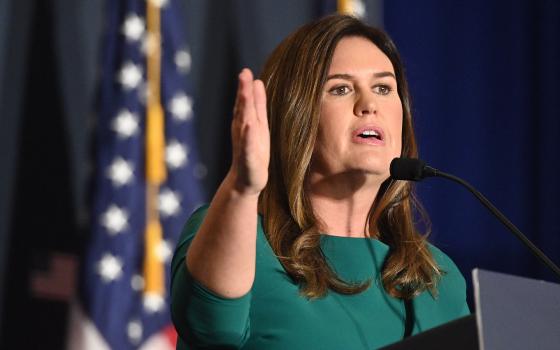 حاكمة أركنساس تتبنى تعريف IHRA لمعاداة السامية الداعم للاحتلال ??  