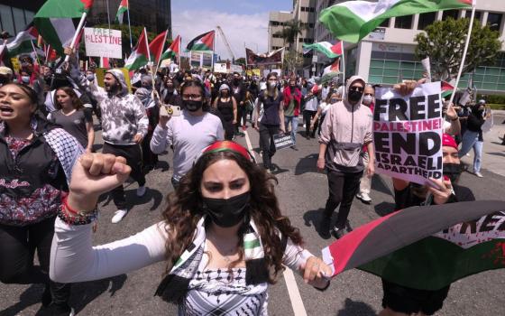 كاليفورنيا تعتمد منهجًا للدراسات العرقية يتبنى الرواية الفلسطينية