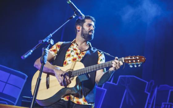 إسبانيا.. مطالبات لعازف جيتار بمقاطعة  "يوروفجين"