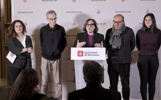 النشرة - بلدية برشلونة تلغي اتفاقية توأمة مع تل أبيب.. وتواصل الجهود الفلسطينية لإغاثة ضحايا الزلزال