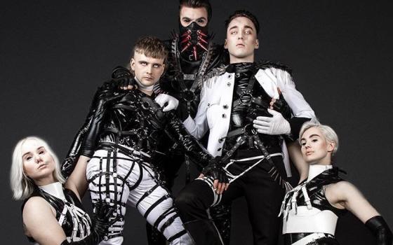 حركة المقاطعة: رفع فرقة هاتاري العلم الفلسطينية تضامن مهم لا يرقى للمستوى المطلوب