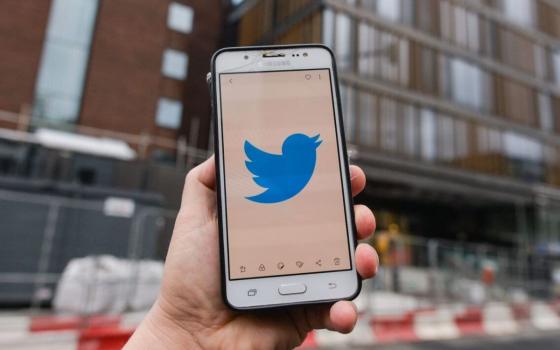 ضغط إسرائيلي لإقالة مسؤولة في تويتر بسبب دعمها لفلسطين