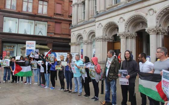 حملة المقاطعة في أيرلندا تدعو لمقاطعة منتجات المستوطنات في متاجر “تيسكو”  