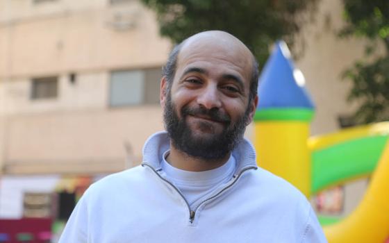 بعد الإفراج عن النواجعة.. تجدد المطالبات للسلطات المصرية بالإفراج عن رامي شعث  