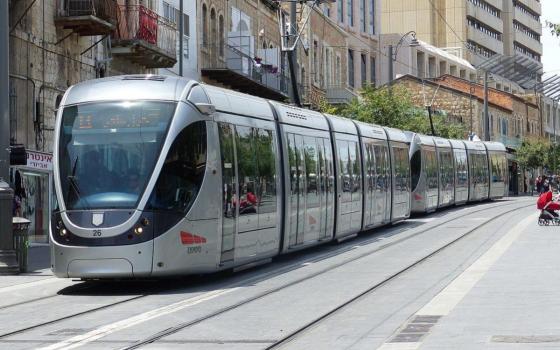 عمال شركة السكك الحديدية الإسبانية يطالبون بوقف التعامل مع الاحتلال الإسرائيلي