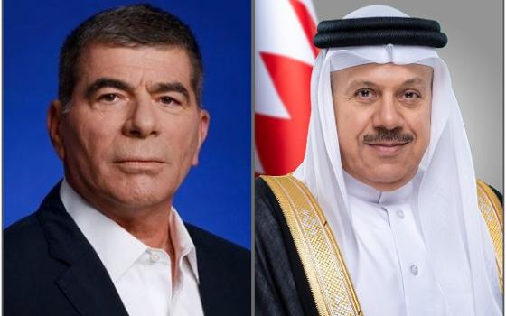 وزير الخارجية البحريني يناقش "الاستقرار والسلم في المنطقة" مع نظيره الإسرائيلي