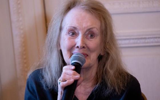 الصحافة الإسرائيلية تهاجم كاتبة فرنسية فائزة بنوبل للآداب