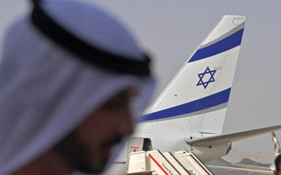 سلطنة عُمان تُعطل تقصير الرحلات الجوية الإسرائيلية رغم القرار السعودي  