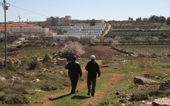 تجمع "اتحرّك" يدين المشاريع الاستيطانية الجديدة في القدس المحتلة  