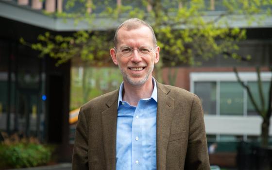 مطالبات باستقالة عميد كلية "هارفارد كندي" المتحيز لصالح الاحتلال ??