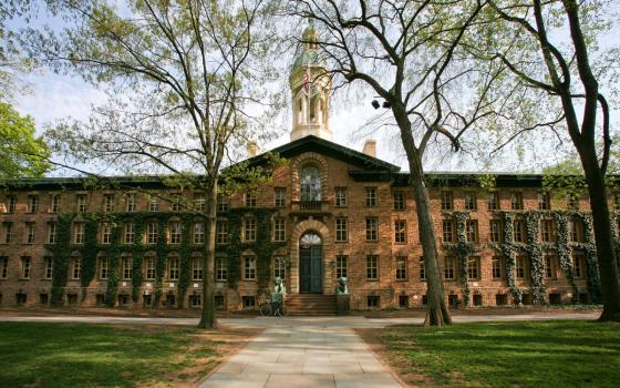 إدارة جامعة برينستون الأميركية لن تقاطع كاتربيلر رغم الاستفتاء الطلابي