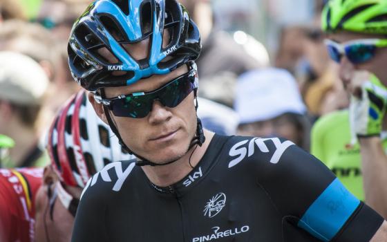 الدراج البريطاني الشهير كريس فروم يُوقّع لفريق إسرائيلي