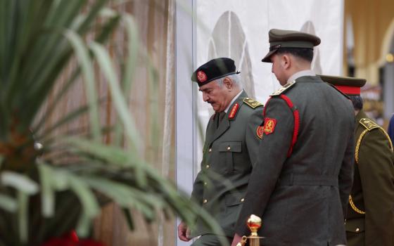 حفتر تعهد بالتطبيع مع "إسرائيل" حال انتخابه رئيسًا لليبيا