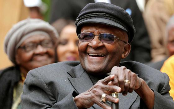 حركة المقاطعة تنعى المطران ديزموند توتو الداعم للحق الفلسطيني