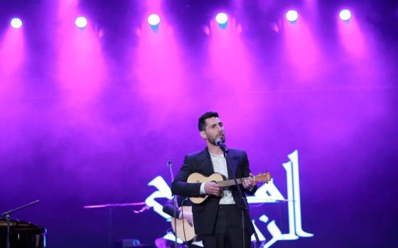 تجمع "اتحرك" الأردني يجدد مطالبته بمقاطعة الفنان عزيز مرقة