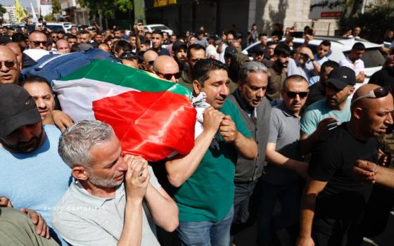 الفصائل الفلسطينية تنعى الصحافية شيرين أبو عاقلة