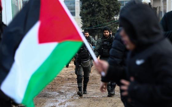 أكاديميون يدعون الجامعات لسحب استثماراتها من كيان الاحتلال