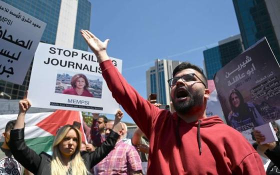 كاتب بريطاني: الغرب لا يمكنه غسل عار التواطؤ مع "إسرائيل"