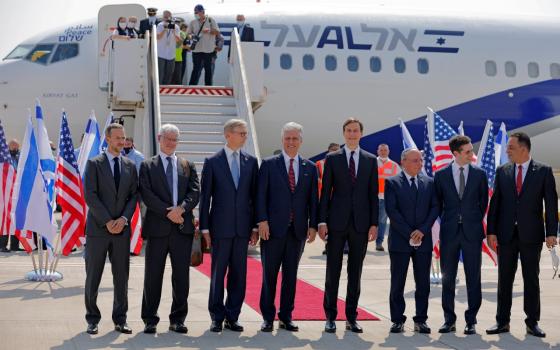 إقلاع أول طائرة إسرائيلية إلى الإمارات مرورًا بالأجواء السعودية