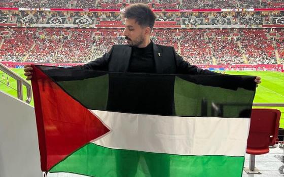 الأردني وسام قطب يعتذر بعد مشاركته بمباراة استعراضية تطبيعية