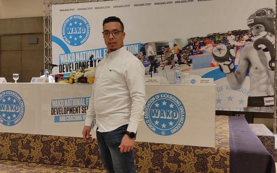 مدرب جزائري ينسحب من دورة للمدربين في البحرين رفضًا للتطبيع