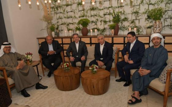 نشرة "أخبار مقاطعة"