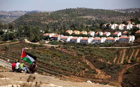 نشرة أخبار “مقاطعة”