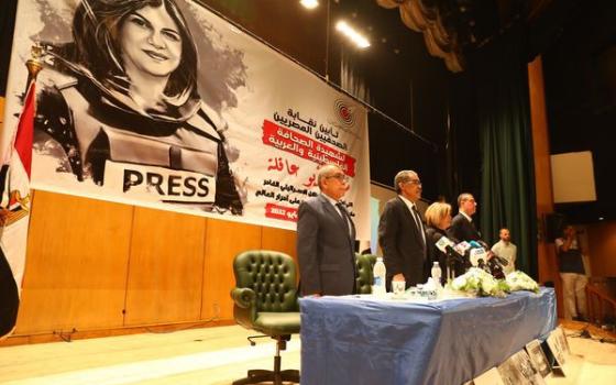 نقيب الصحفيين المصريين: من سيتجرأ على التطبيع سيلقى مصيره  