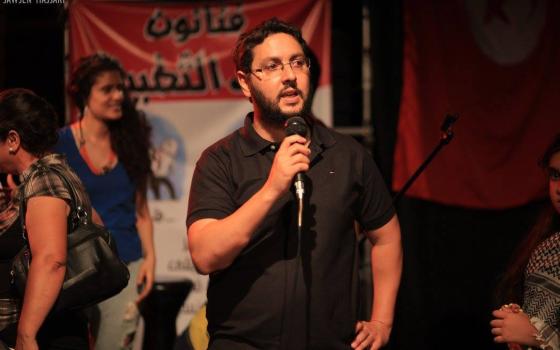 قوات الأمن التونسية تعتقل الصحافي غسان بن خليفة المناهض للتطبيع  